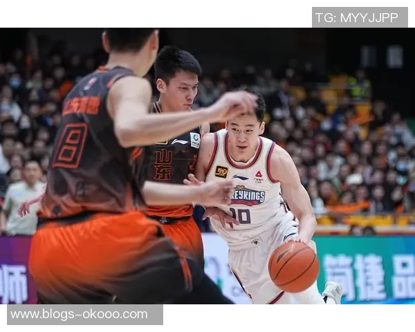 2018年CBA山东队与新疆队激战回顾精彩瞬间与赛季亮点分析