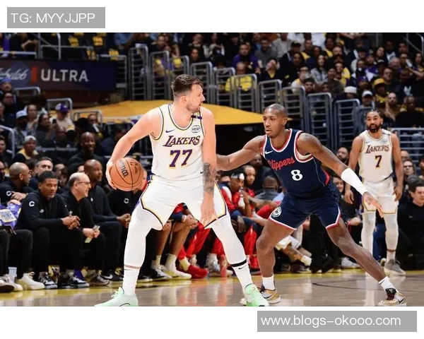 快船与湖人精彩对决集锦回顾NBA赛场上的巅峰对抗与激情时刻